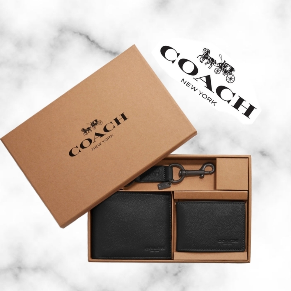 Coach  Boxed Compacted ID Wallet With Trigger Snap Key Fob
